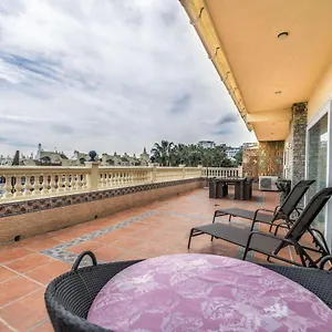 https://espectacular-atico-en-puerto-marina.1costadelsol.com
